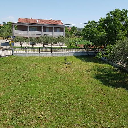 Vila Mila Apartments Sukošan Buitenkant foto