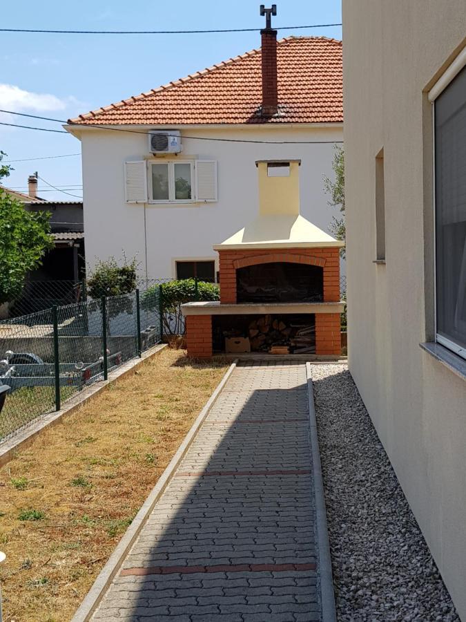 Vila Mila Apartments Sukošan Buitenkant foto